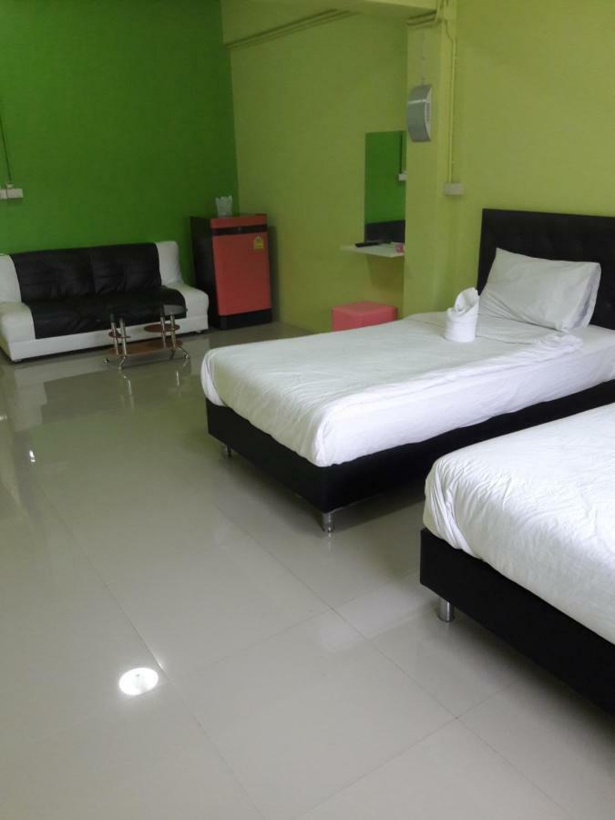 Keeree Guesthouse Phetchaburi Buitenkant foto